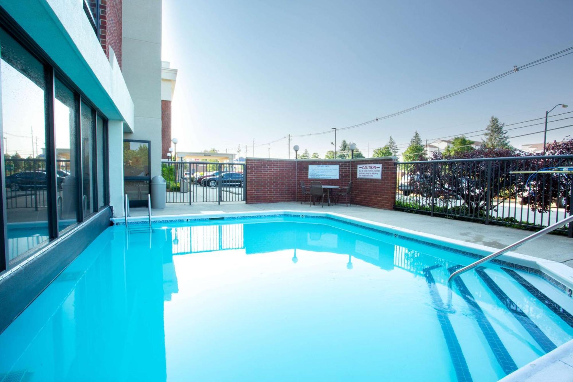 Drury Inn & Suites Louisville East Dış mekan fotoğraf