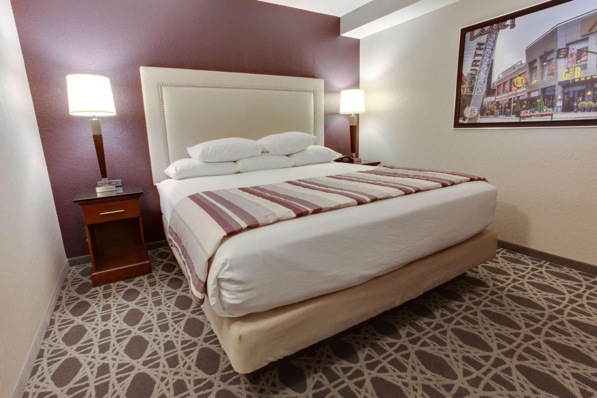 Drury Inn & Suites Louisville East Dış mekan fotoğraf